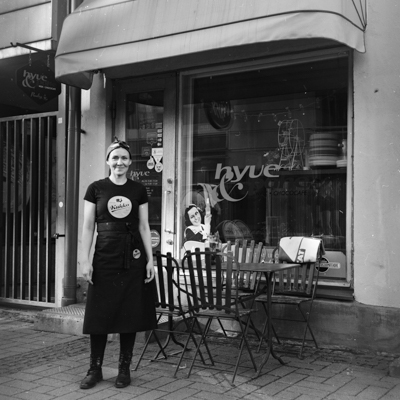 Maria, 2017. Flexaret, Ilford XP2.